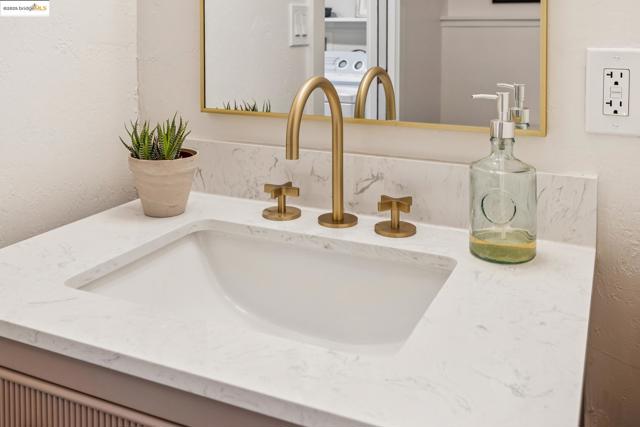 608 Colusa Ave, Berkeley CA: https://media.crmls.org/mediaz/dfaddbd5-facb-45b1-b352-e16fa963348c.jpg