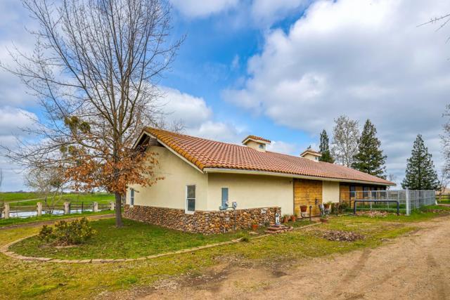 24943 N McIntire Road, Clements CA: https://media.crmls.org/mediaz/dfae5121-9ccb-4b47-aeeb-40b7ffa3be45.jpg