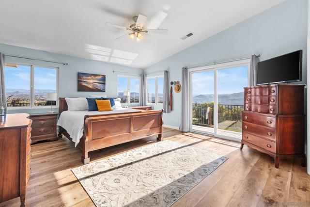 Image 12 of 31 For 1033 Via Contenta