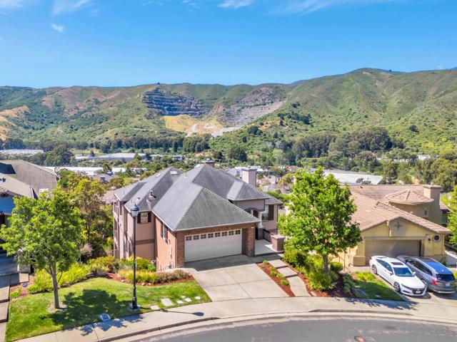 33 Lupine Valley Court, Brisbane CA: https://media.crmls.org/mediaz/dfafa098-0bc7-4710-a5ac-bb40f740d473.jpg