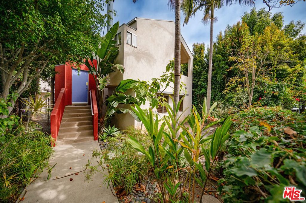 656 Angelus Place