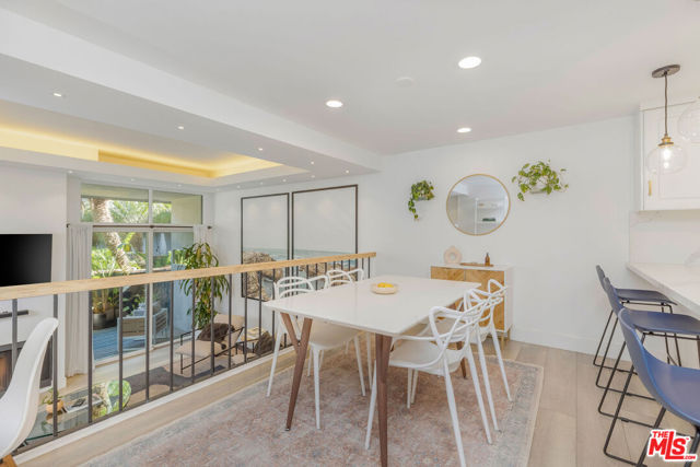 4734 La Villa Marina, Marina del Rey CA: https://media.crmls.org/mediaz/dfb16514-1bb0-44b8-b7a7-76716a531335.jpg