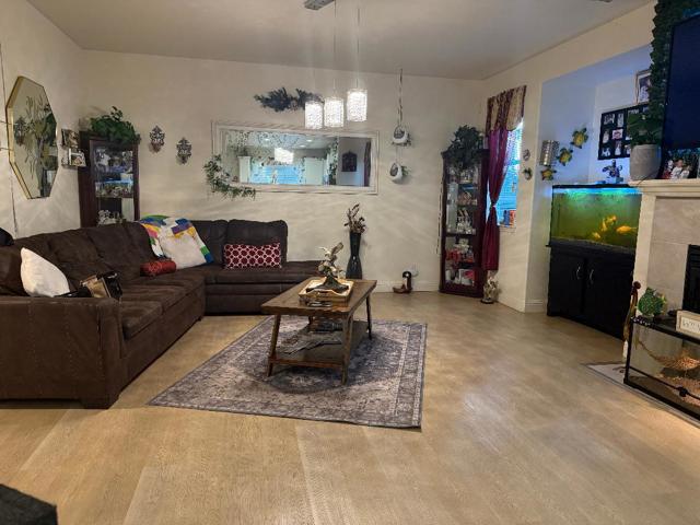 41 Palomino Way, Patterson CA: https://media.crmls.org/mediaz/dfb16bb7-76c9-4e98-9d93-1d1a6f7f7c90.jpg