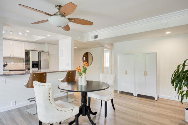400 N Sunrise Way, Palm Springs CA: https://media.crmls.org/mediaz/dfb19351-efc9-4d04-b15b-6e245ce74d73.jpg