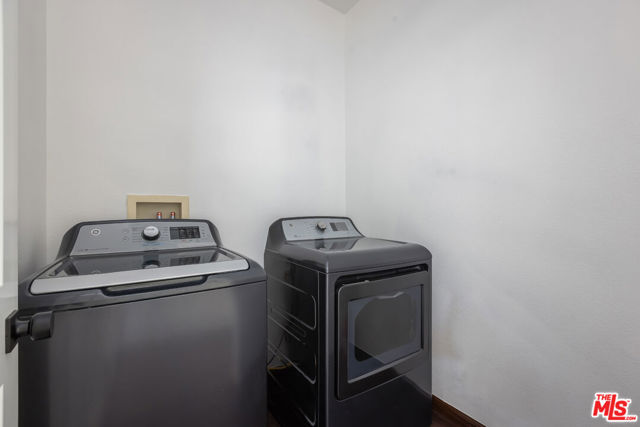 576 Athena Place photo 48