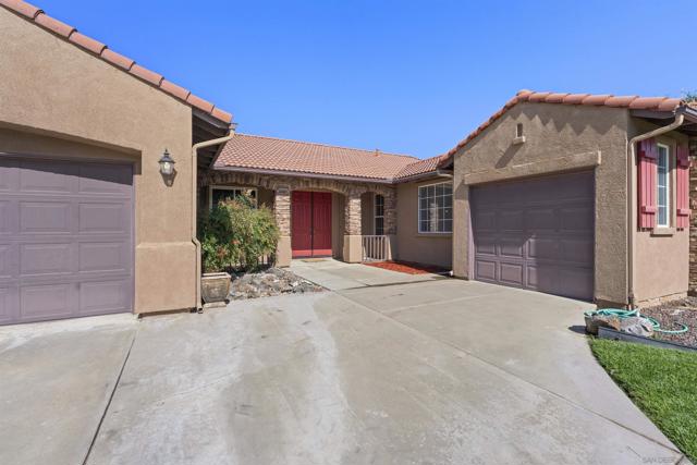 23527 Green Glen Road, Ramona CA: https://media.crmls.org/mediaz/dfb3c9d8-5c7e-43b0-865e-a228b47e75f8.jpg