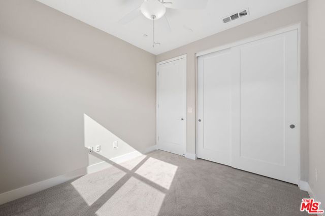 4372 Paxton Place, Calabasas CA: https://media.crmls.org/mediaz/dfb3e7dc-39da-4c20-a502-033a8dc26dc4.jpg