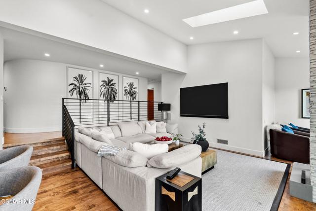 31460 Glenbridge Road, Westlake Village CA: https://media.crmls.org/mediaz/dfb3e8de-e0af-4ee1-83a2-f1f25c5180f3.jpg