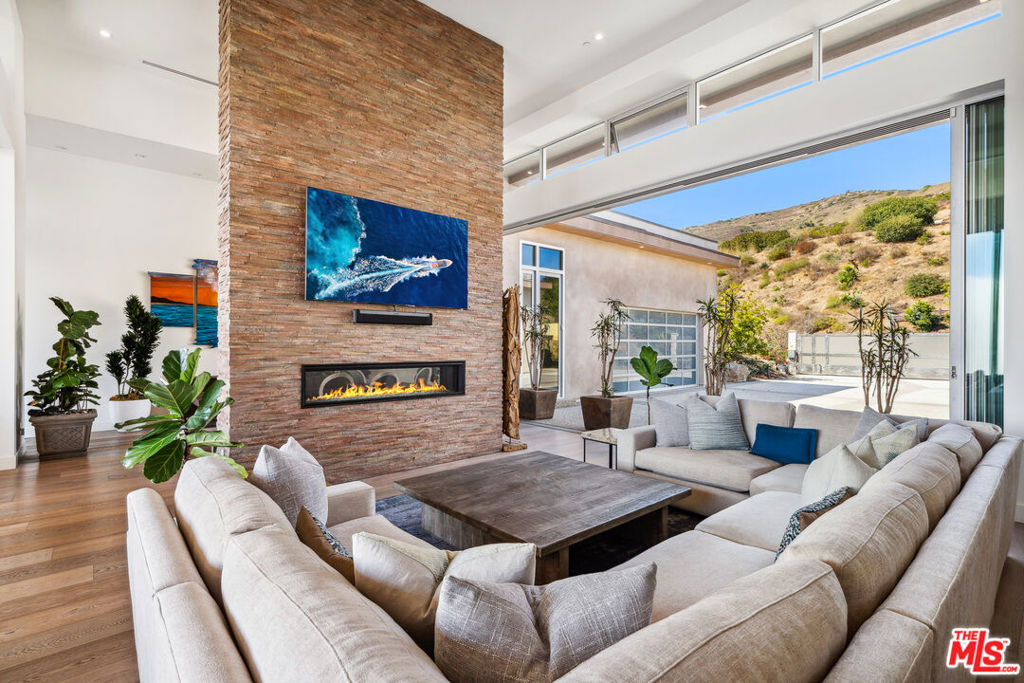 MLS #25535767 image #10