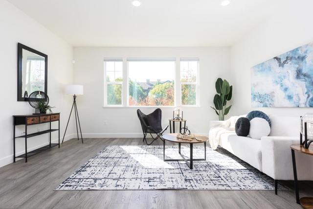 733 E Evelyn Avenue, Sunnyvale CA: https://media.crmls.org/mediaz/dfb5058a-33dd-4096-a281-3bd52d0fec50.jpg