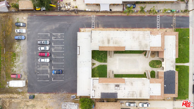 24271 Webster Avenue, Moreno Valley CA: https://media.crmls.org/mediaz/dfb51105-cdda-44a5-843c-2707f86a4ced.jpg