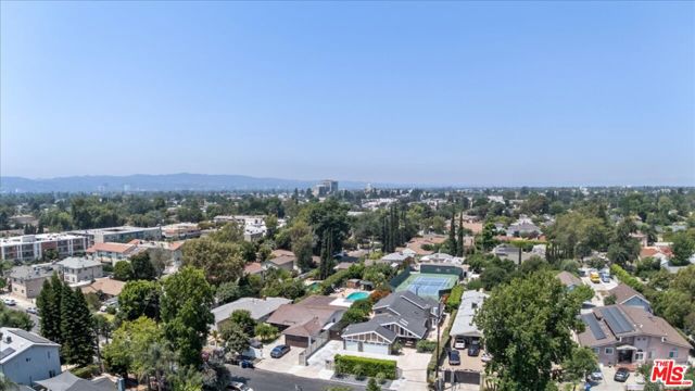 6443 Matilija Avenue, Van Nuys CA: https://media.crmls.org/mediaz/dfb52ca5-6fd7-4b84-addd-7f6039753cf5.jpg
