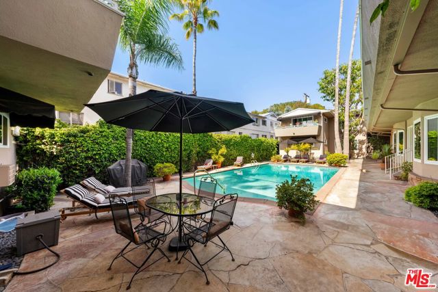 1330 Crescent Heights Boulevard, West Hollywood, California 90046, 2 Bedrooms Bedrooms, ,2 BathroomsBathrooms,Condominium,For Sale,Crescent Heights,24401819