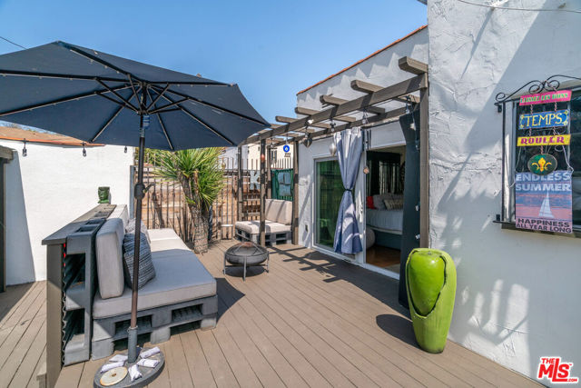 4183 6th Avenue, Los Angeles CA: https://media.crmls.org/mediaz/dfb5812a-d79a-4f96-9009-9c30139b8608.jpg