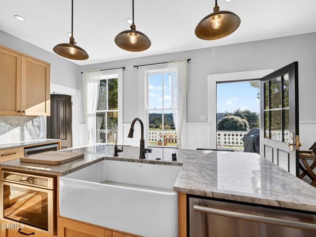 Detail Gallery Image 10 of 56 For 44900 Little Lake Rd, Mendocino,  CA 95460 - 5 Beds | 2/1 Baths