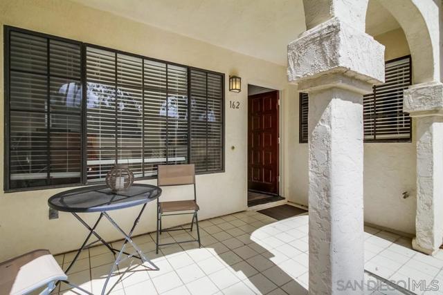 4175 Porte de Merano, San Diego CA: https://media.crmls.org/mediaz/dfb82741-628f-43e2-a8c3-2e1dfd9c66be.jpg