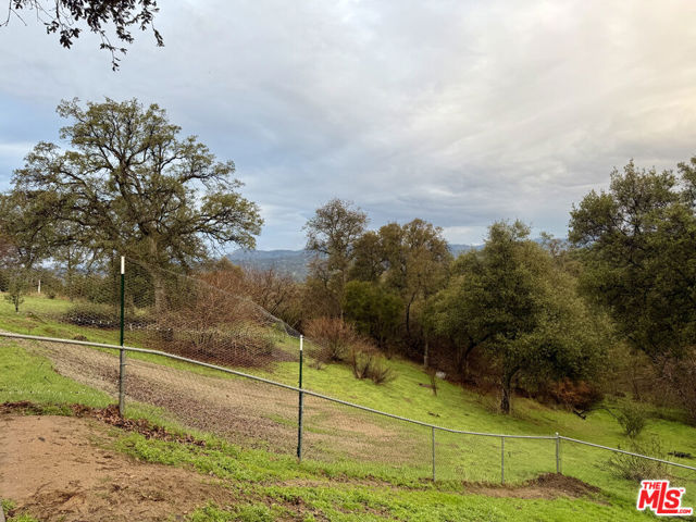 31229 Rolling Meadow Court, Coarsegold CA: https://media.crmls.org/mediaz/dfb85d64-f709-47d6-9939-e223674d080e.jpg