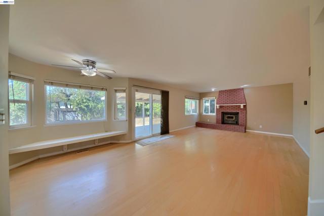 1425 Forest Dr, Turlock CA: https://media.crmls.org/mediaz/dfb88504-0db6-4fae-998e-96d1ca802bea.jpg