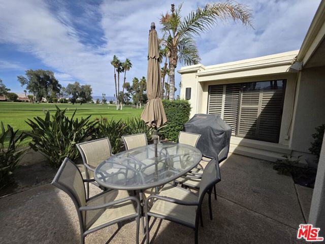 34725 Mission Hills Drive, Rancho Mirage CA: https://media.crmls.org/mediaz/dfb8c426-0a4a-4179-b616-eca8b3b467f4.jpg