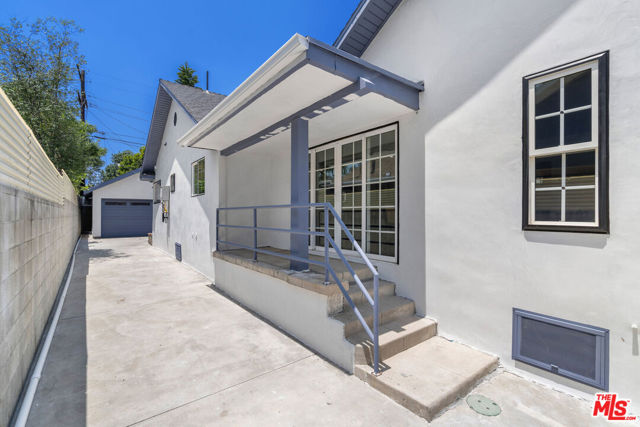 325 Wilton Place, Los Angeles, California 90004, 4 Bedrooms Bedrooms, ,3 BathroomsBathrooms,Single Family Residence,For Sale,Wilton,24406645