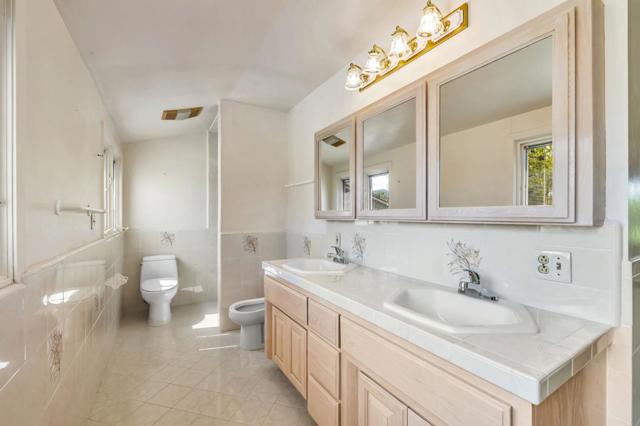 1615 Corte De Callas, San Jose CA: https://media.crmls.org/mediaz/dfb9a49c-961f-4f1f-8a44-5b1793cd5c9f.jpg