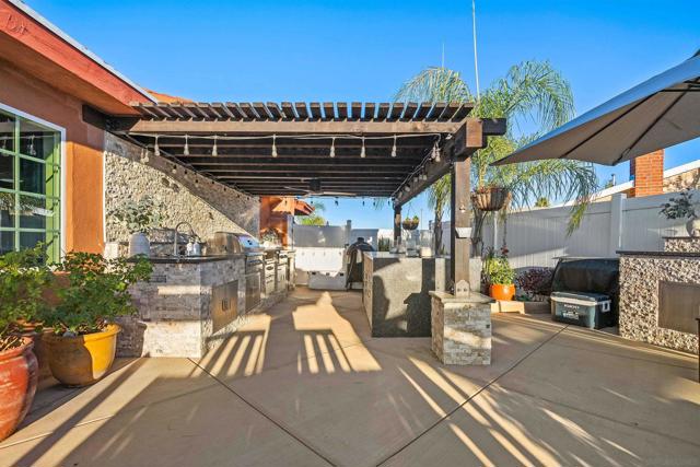 10009 Anoel Court, Spring Valley CA: https://media.crmls.org/mediaz/dfb9d0de-c921-498c-946a-a00ae80e0be6.jpg