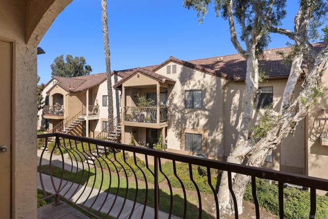 12190 Cuyamaca College Dr E, El Cajon CA: https://media.crmls.org/mediaz/dfb9e6a9-bafc-475b-9113-eec21cd24119.jpg