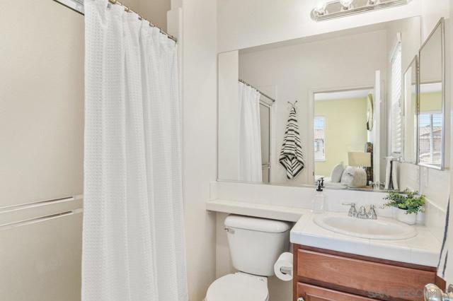 2423 Wishing Star Way, Chula Vista CA: https://media.crmls.org/mediaz/dfba260e-9907-415d-bf02-ef2f41ddb861.jpg