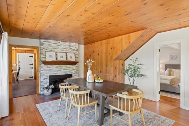 18 Upper Circle, Carmel Valley CA: https://media.crmls.org/mediaz/dfba44a6-4e18-4193-8d77-5352c75d5729.jpg