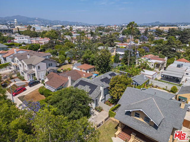 568 N Gower Street, Los Angeles CA: https://media.crmls.org/mediaz/dfba93af-a3fc-4fa2-9337-19508991ebce.jpg
