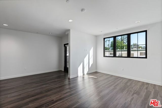 5020 Woodman, 211 photo 12