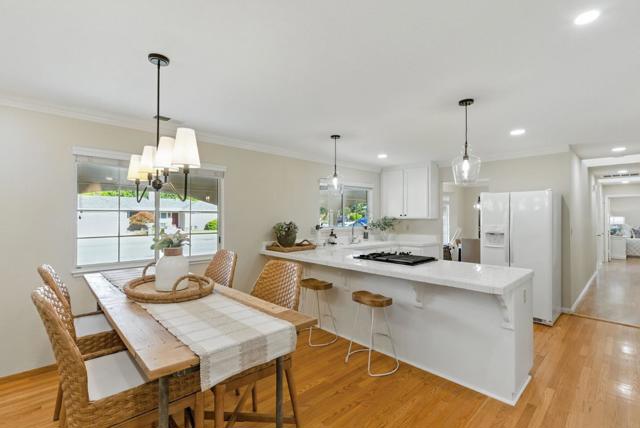 2188 Yorkshire Way, Mountain View CA: https://media.crmls.org/mediaz/dfbbf565-9a26-4fa8-ba68-4176422f79c0.jpg