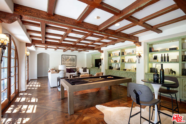 703 Walden Drive, Beverly Hills CA: https://media.crmls.org/mediaz/dfbc4144-4614-4f2f-84d1-f4513ab7615b.jpg