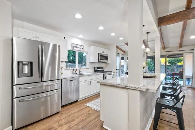 Detail Gallery Image 9 of 44 For 1151 Sander Ct, Escondido,  CA 92026 - 3 Beds | 2 Baths