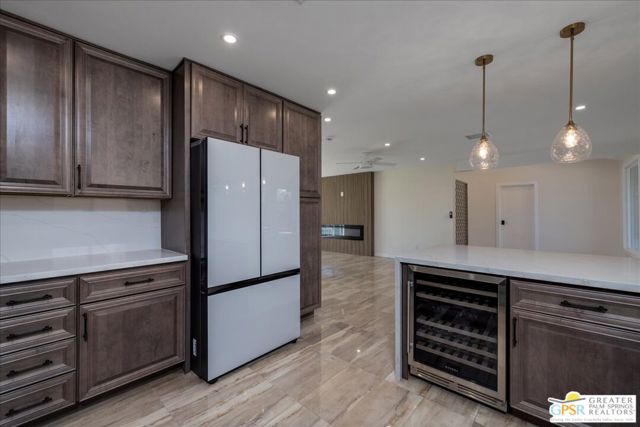 372 E Molino Road, Palm Springs CA: https://media.crmls.org/mediaz/dfbcdd31-af8b-4827-85d2-e3b79d26af14.jpg