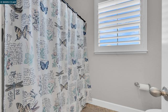 499 Yarrow Dr, Fairfield CA: https://media.crmls.org/mediaz/dfbcf80d-3064-40aa-a16f-689193153da3.jpg