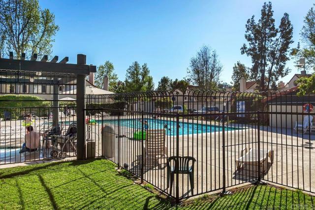 Detail Gallery Image 24 of 42 For 333 Melrose Dr. #F,  Vista,  CA 92083 - 1 Beds | 1 Baths