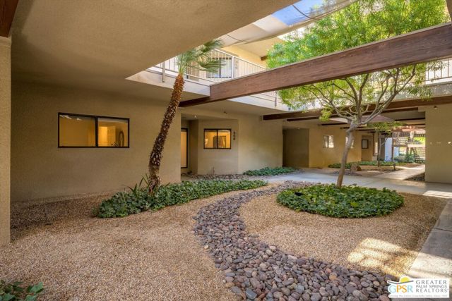 255 Avenida Caballeros, Palm Springs, California 92262, 2 Bedrooms Bedrooms, ,Condominium,For Sale,Avenida Caballeros,24433207