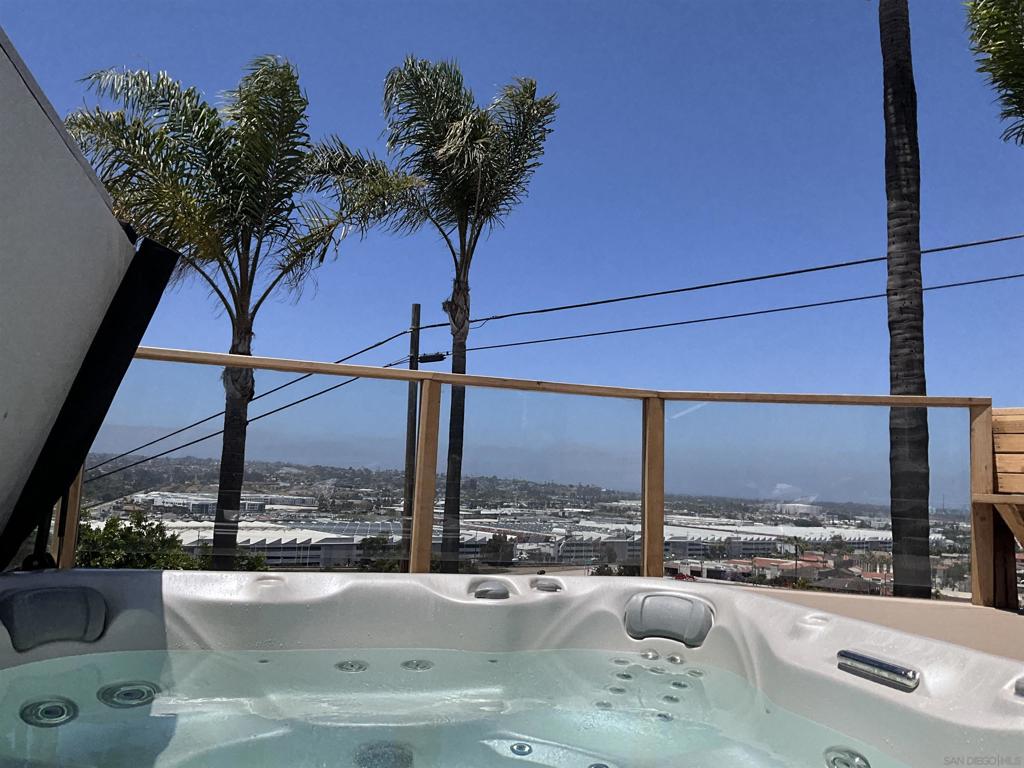 MLS #250033043SD img 4