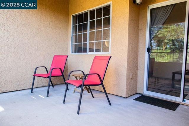 715 Watson Canyon Ct, San Ramon CA: https://media.crmls.org/mediaz/dfbd983e-5aa6-4d35-b74c-bb02248e7ed6.jpg