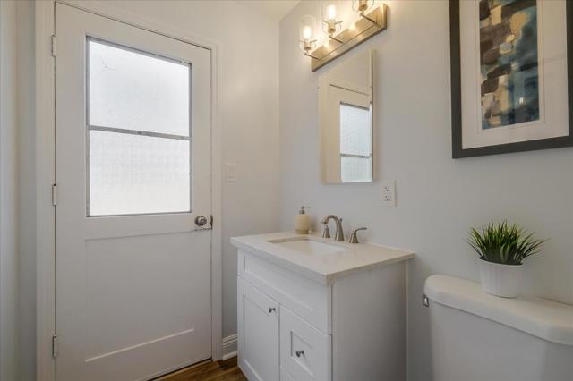 621 Monterey Avenue, Capitola CA: https://media.crmls.org/mediaz/dfbdba42-9940-429c-8e0c-b0ef8fcc77f1.jpg