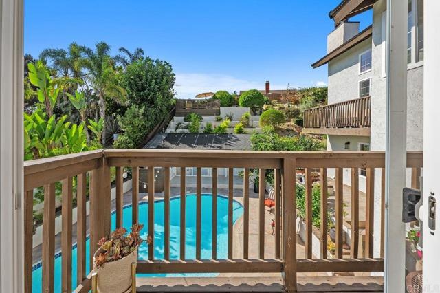 4814 Refugio Avenue, Carlsbad CA: https://media.crmls.org/mediaz/dfbe2438-9fb6-437d-b7b4-8de17b9f770c.jpg