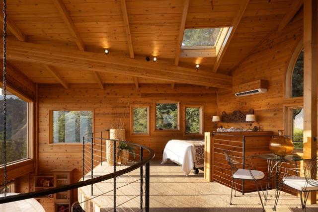 47600 Coast Ridge Road, Big Sur CA: https://media.crmls.org/mediaz/dfbed513-8d1e-4d57-a62f-2a6fa675ce4b.jpg