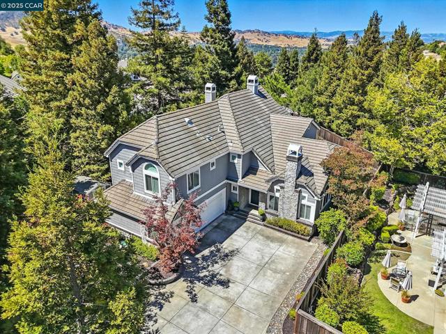 3052 Miwok Way, Clayton CA: https://media.crmls.org/mediaz/dfbf131d-fa07-4a81-9f6c-164e8a636d0d.jpg