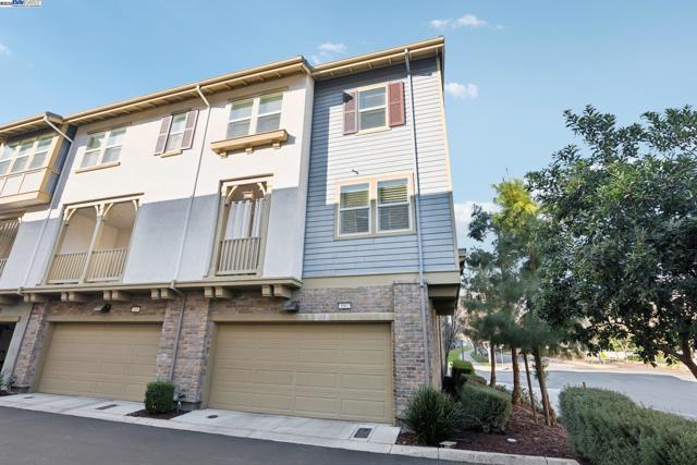 Image 36 of 53 For 3062 Maguire Way