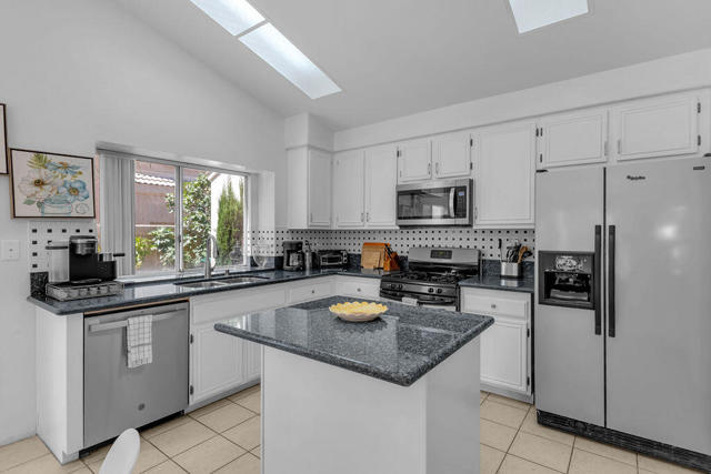 Image 10 of 33 For 45360 Desert Fox Drive