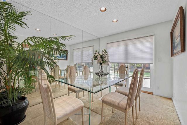 576 Emerald St, Livermore CA: https://media.crmls.org/mediaz/dfbffce4-3748-4737-b6d3-1bdeb8efda57.jpg