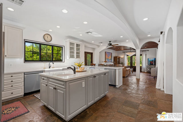 2684 Anza Trail, Palm Springs CA: https://media.crmls.org/mediaz/dfc07bb9-28ea-4c0e-8f3f-5eb70f78050f.jpg