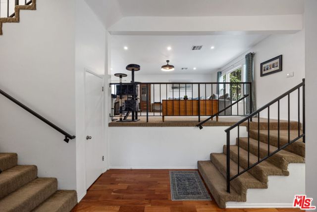 938 20th Street, Santa Monica CA: https://media.crmls.org/mediaz/dfc0c8a7-16a4-451a-9846-a926bf11d759.jpg