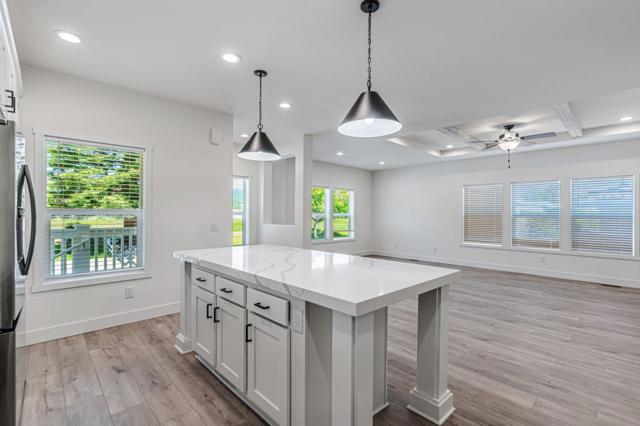 258 Yosemite Road, San Rafael CA: https://media.crmls.org/mediaz/dfc0fab8-b50e-4681-a6c0-afb309509d66.jpg